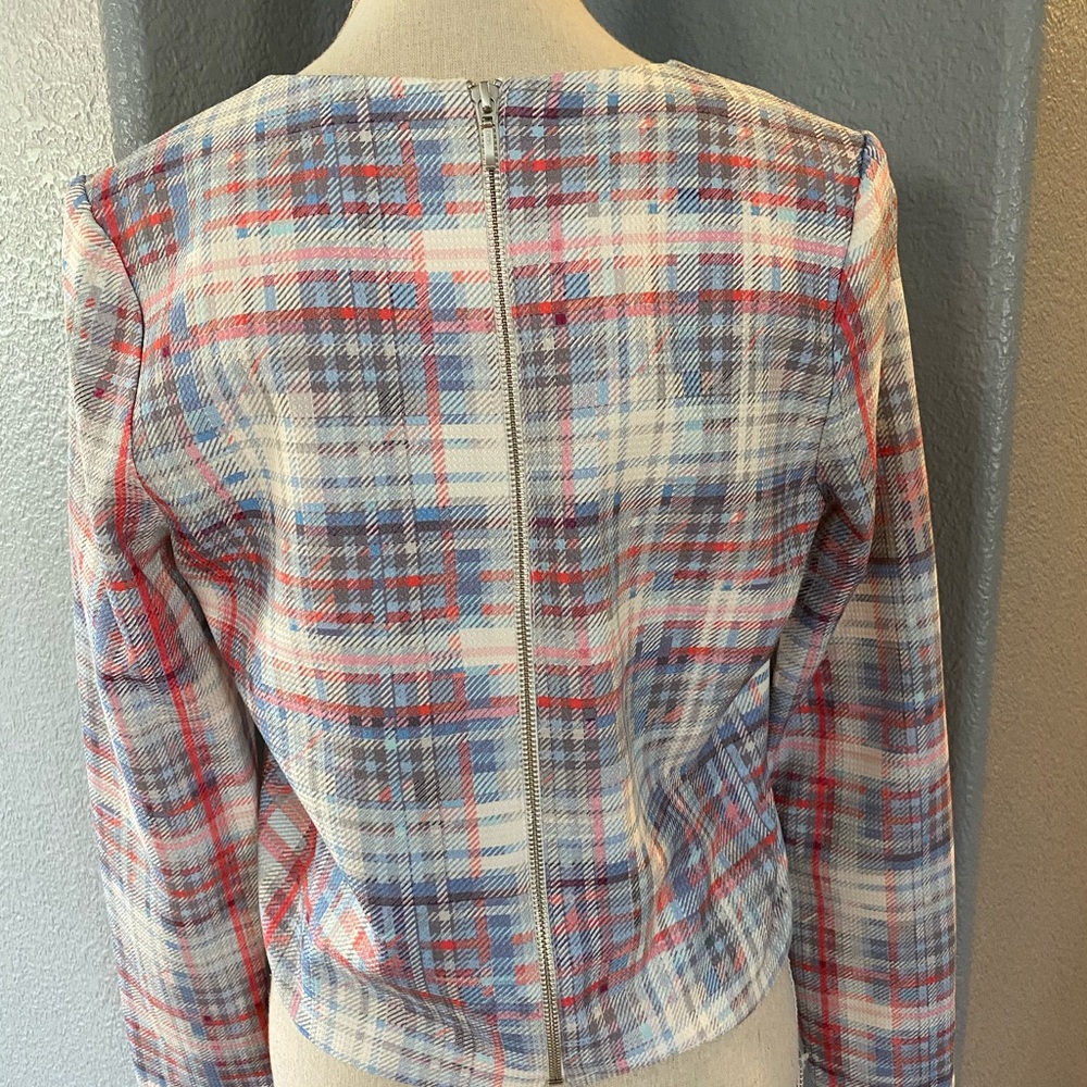 Cropped High/Low Top - Picture 2 of 4